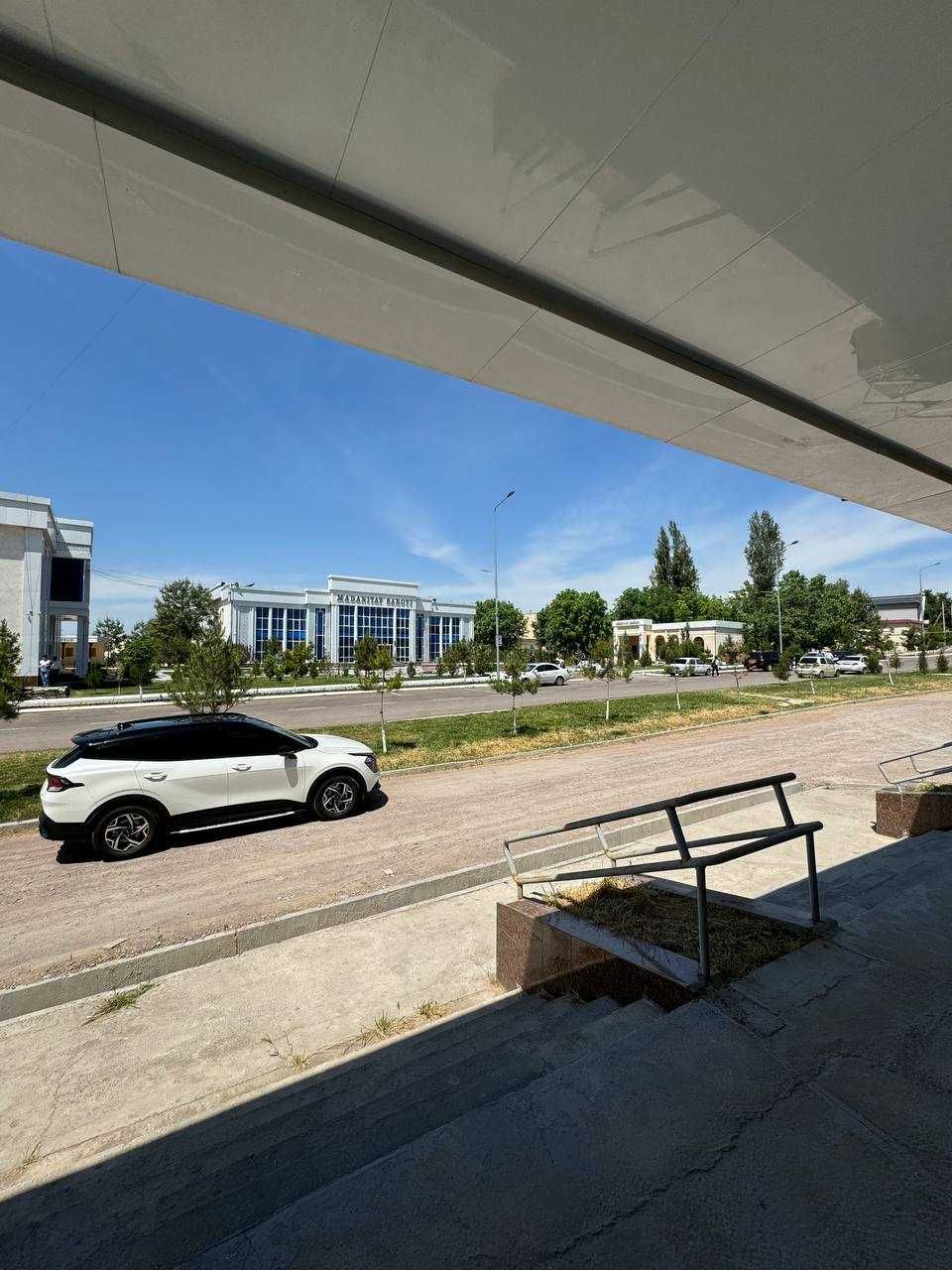 Продается  офис Райцентр Эшонгузар Хокимият маданият саройи.
