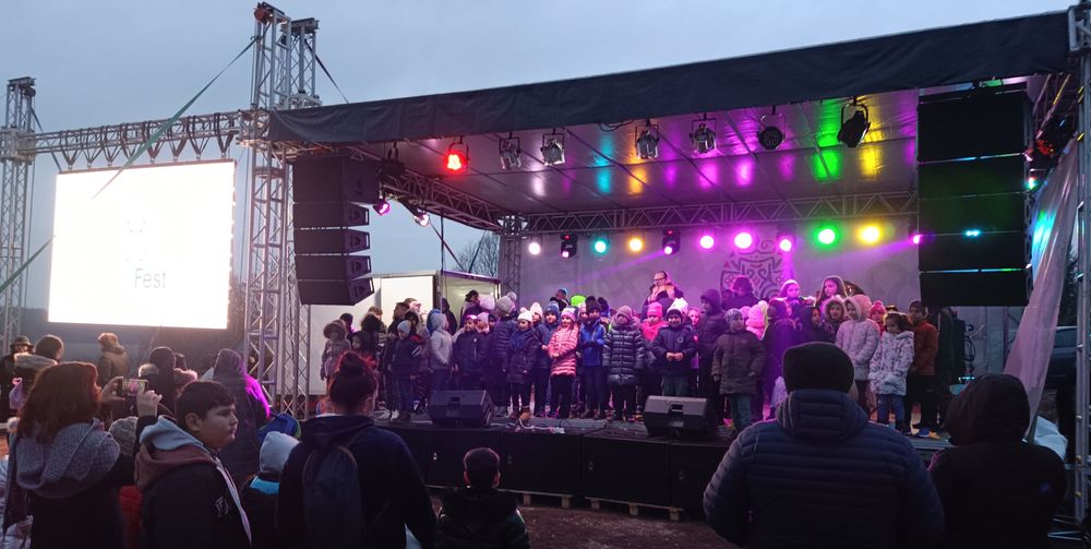 scena de inchiriat pentru evenimente