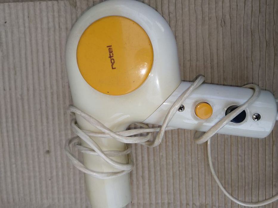 Feon  uscător păr 220v