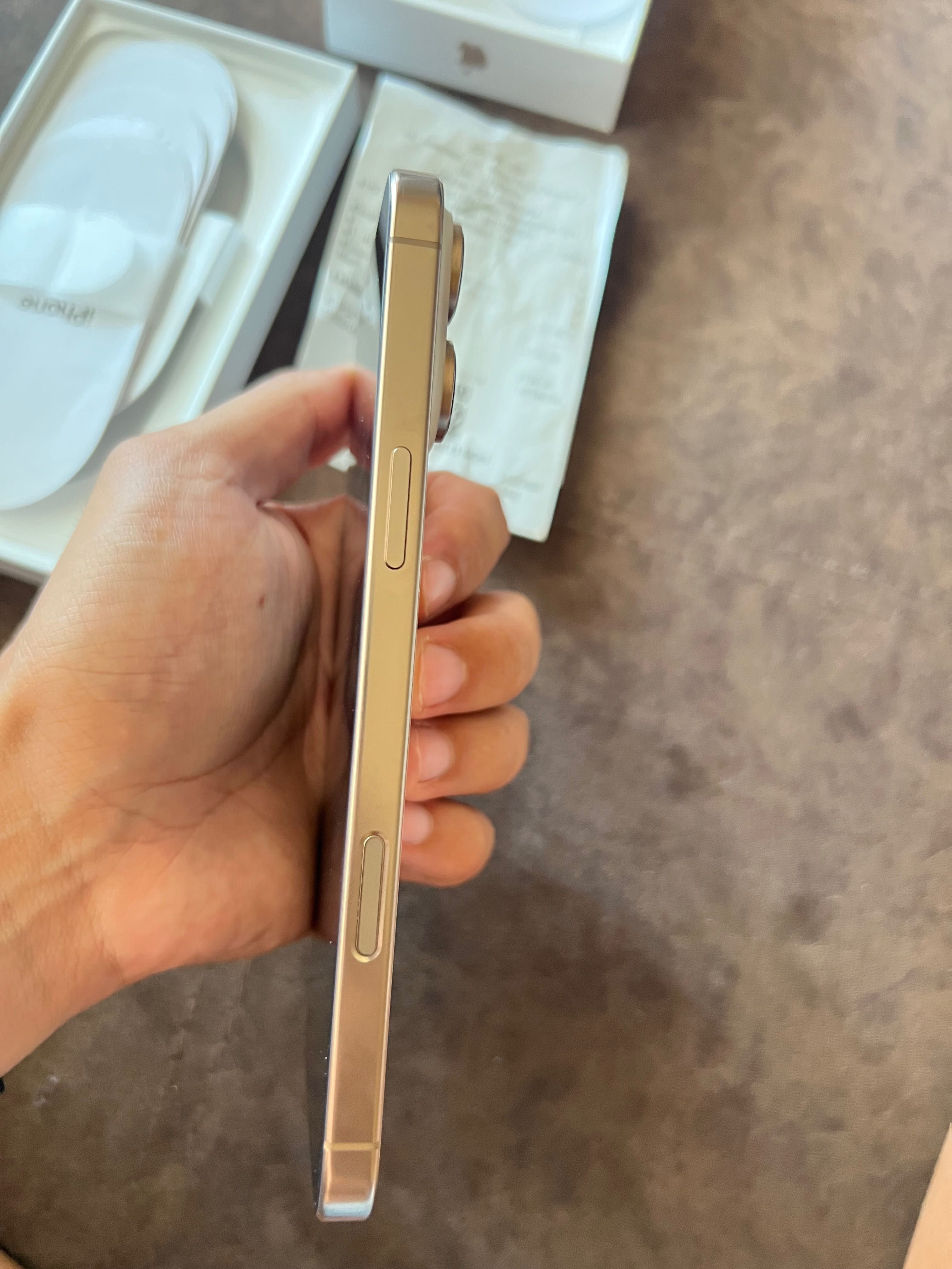 Iphone 16 Pro Max 256 GB color: Desert