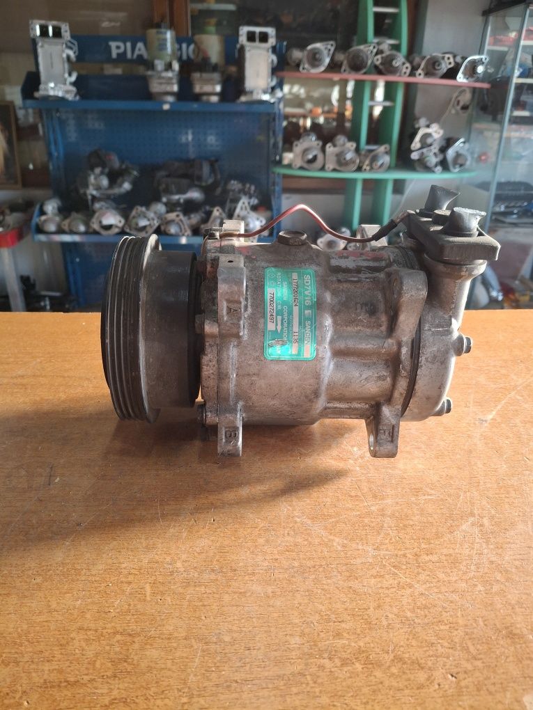 Compresor aer condiționat Renault Clio 1.4i 1991-1998