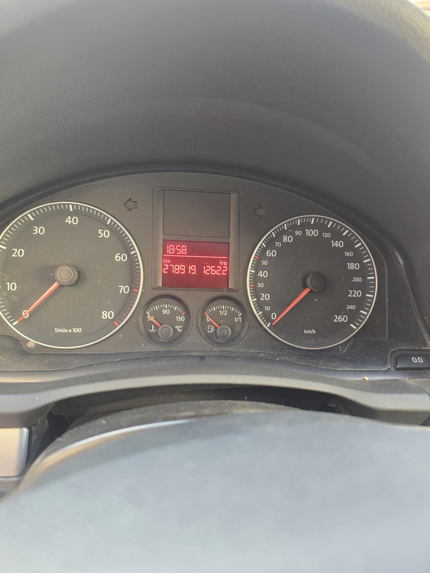 Vând VW Golf 5 - An 2008 - Benzină 1.6 + GPL 280000km