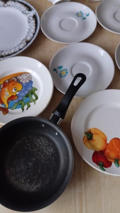 Сковородка маленькая и посуда