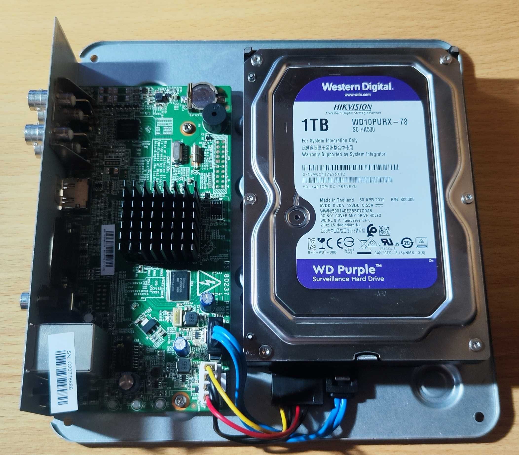 Видеорегистратор Turbo HD Hikvision DS-7104HGHI-F1
