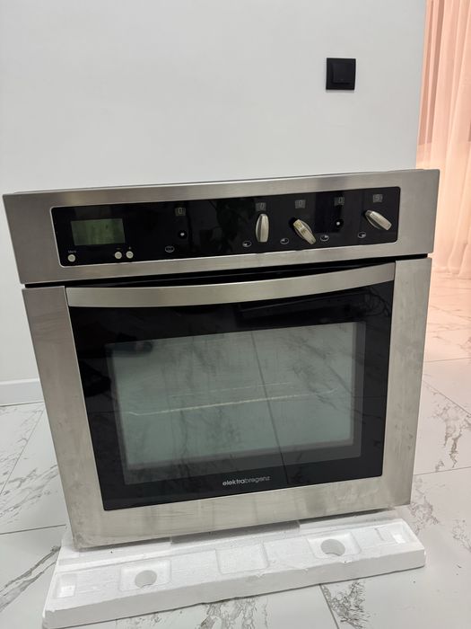 Plită și cuptor electric elektrabregenz, în stare bună de funcționare.