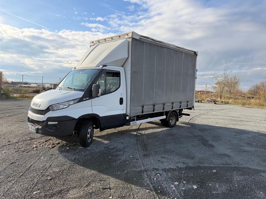 Vând Iveco daily 35c 15 cu prelata