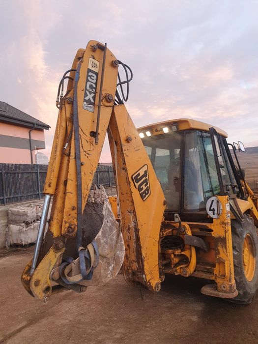 Dezmembrez jcb 3cx