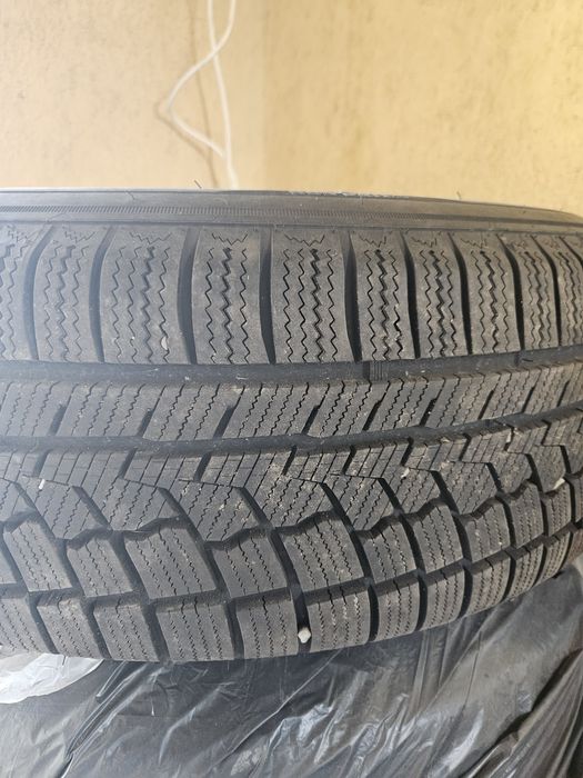 Roti de iarna GLC 235 60 R18