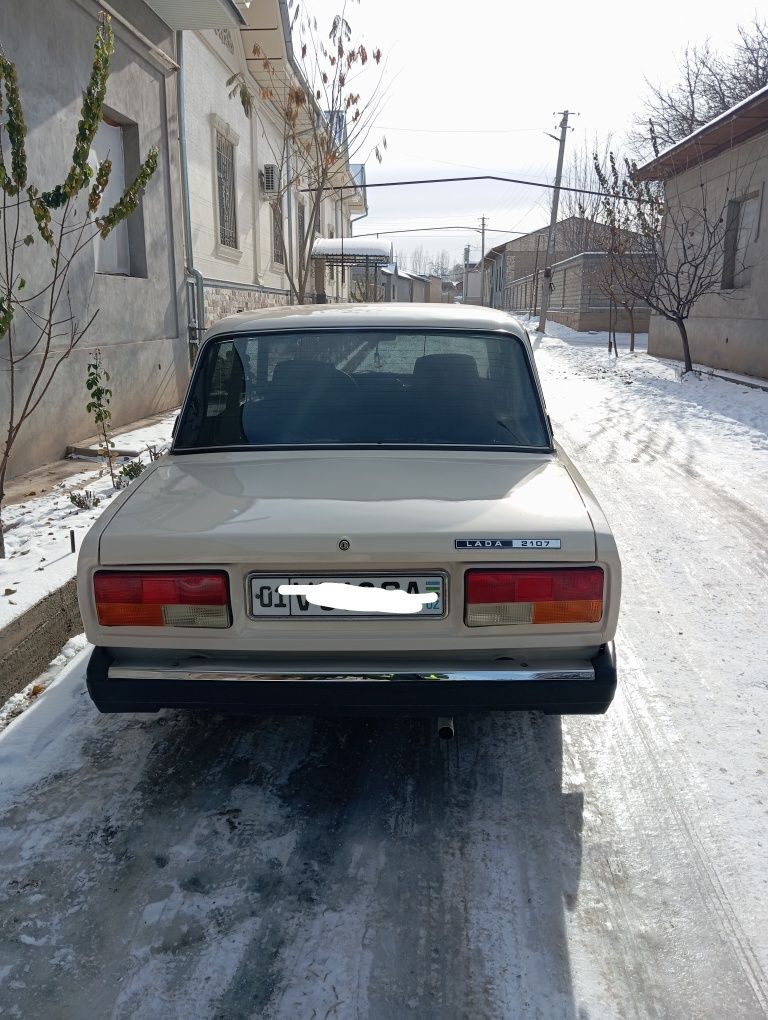 Vaz 2107 sotladi