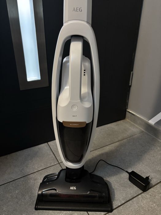 Aspirator vertical 2in1 AEG QX7 Allergy