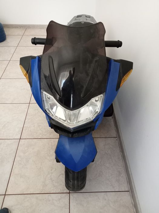 Vând motocicleta electrica copii