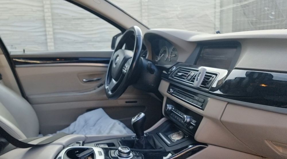 Vand Bmw 528i 245 CP 2012