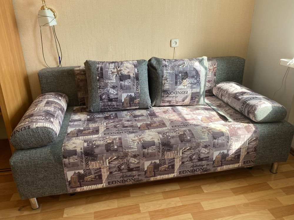 Продаю диван в хорошем состоянии. Торг уместен