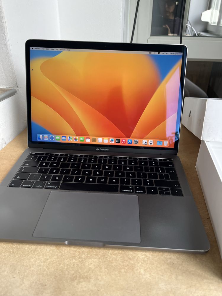 Macbook Pro 13 Нова батерия