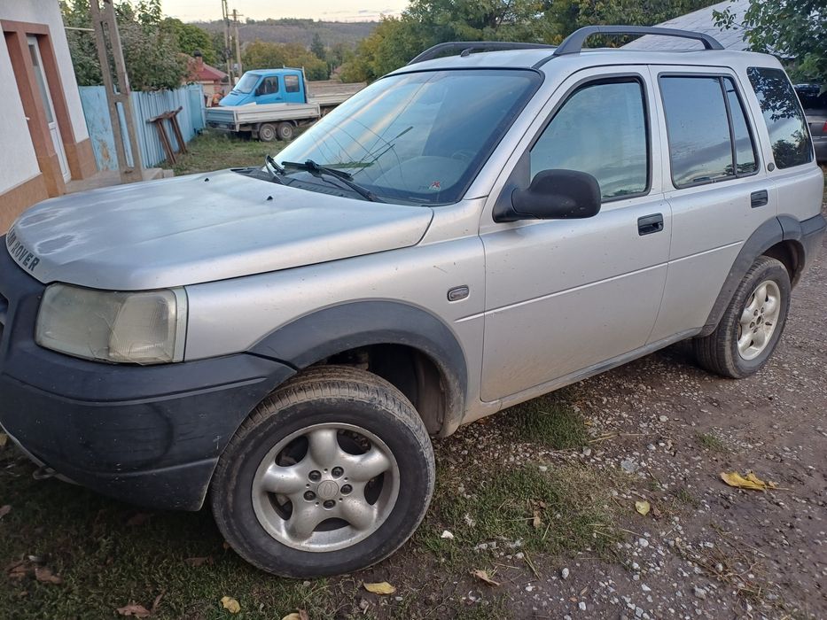 Vând Land Rover.