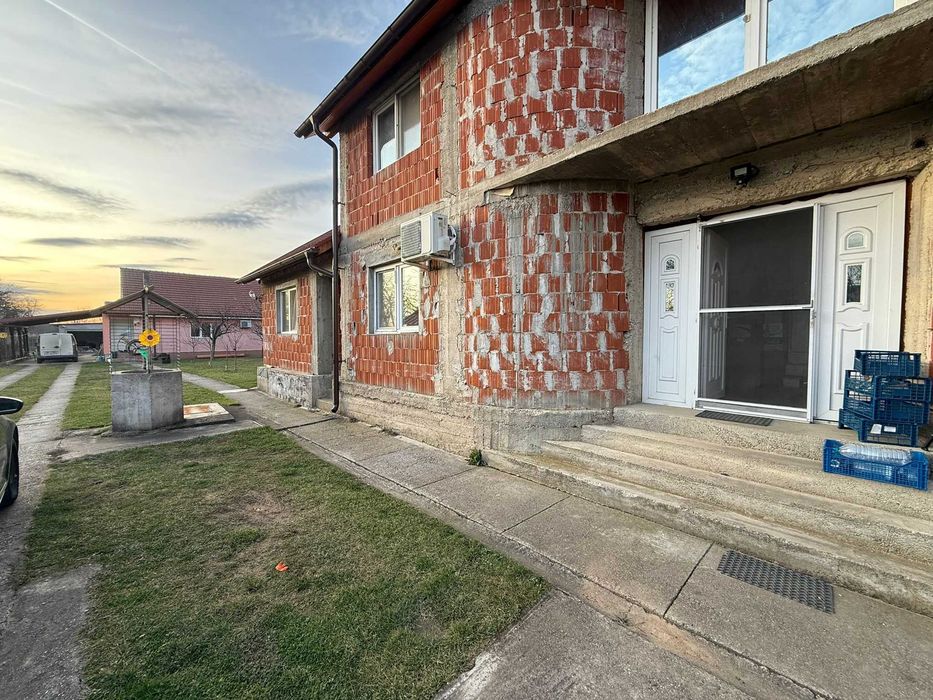 De vânzare casa + afacere activă (magazin alimentar) în Iojib, SM