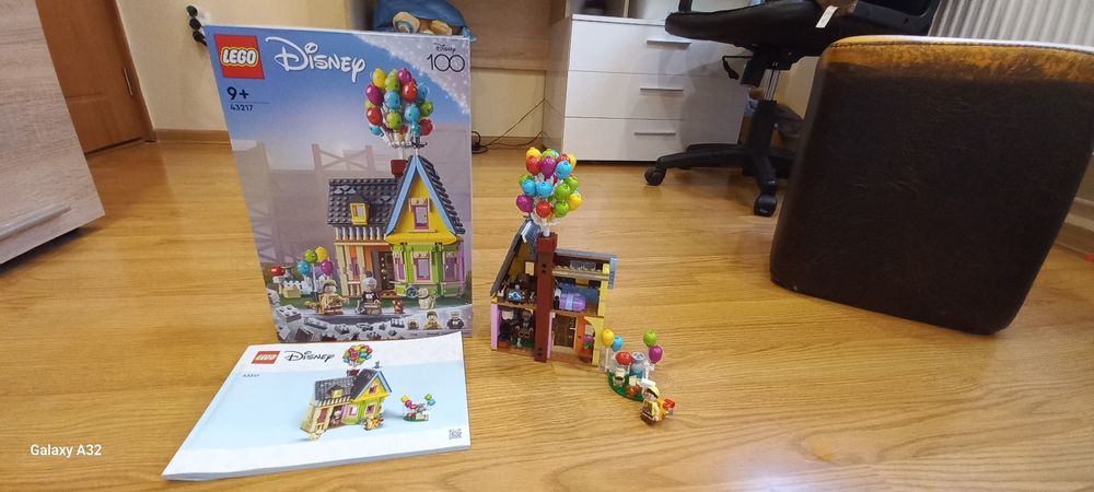 Lego Disney- 43217 Lego Movie- 70825