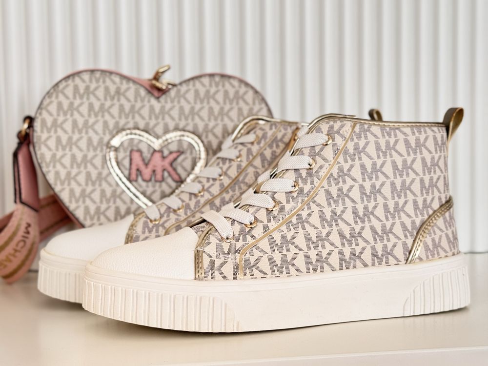Оригинална чанта на Michael Kors