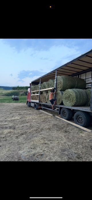 Baloti lucerna ofer transport