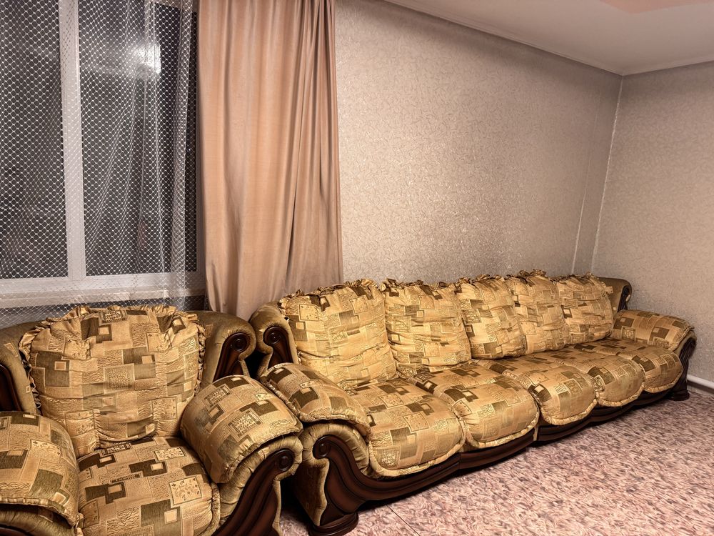 Продам диван угловой