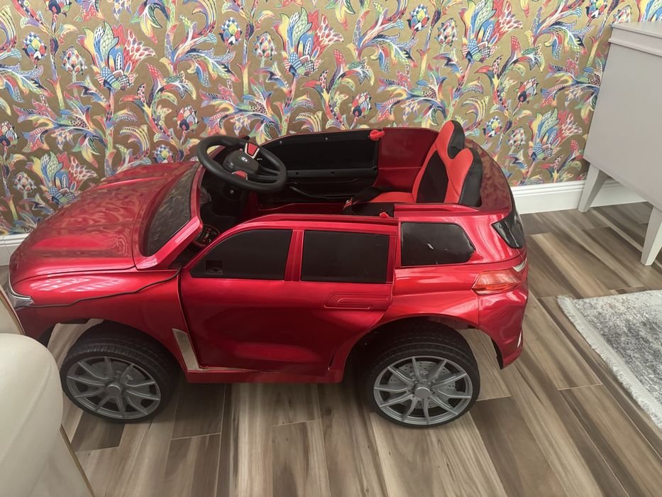 Детская машина на аккумуляторе