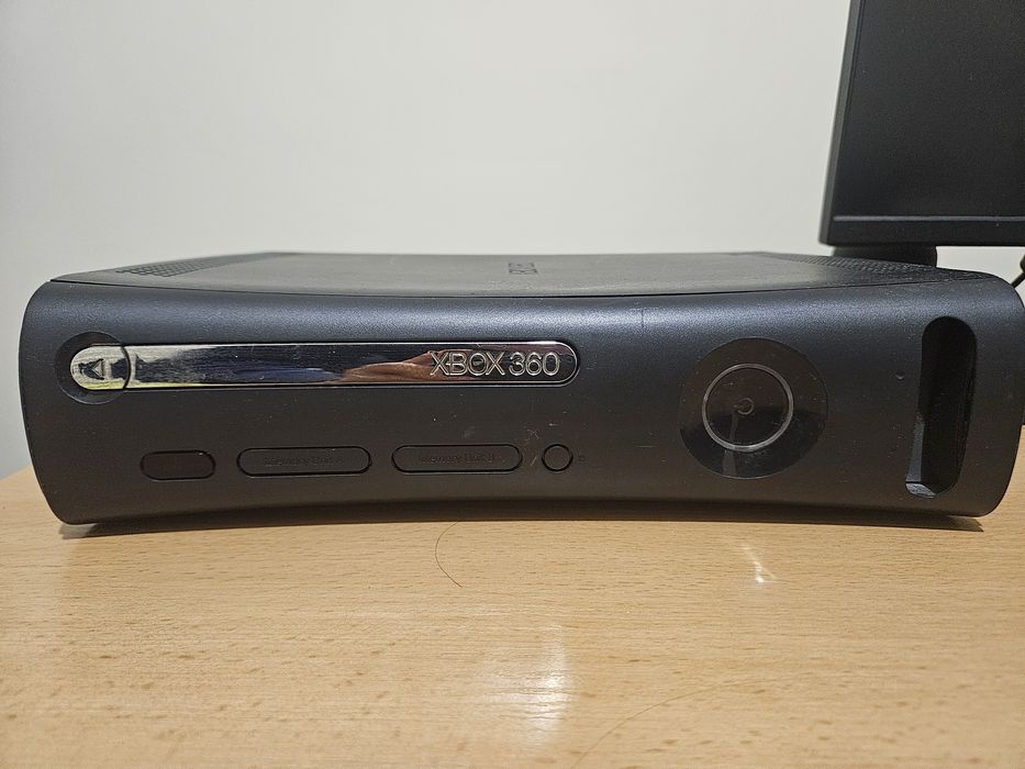 Xbox 360 120Gb с контролер