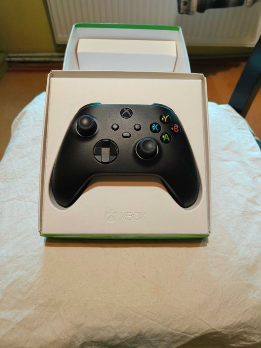 Xbox Wireless Controller in Carbon Black