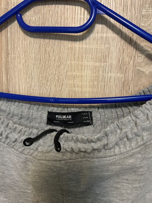 Pantaloni trening pull&bear marimea L