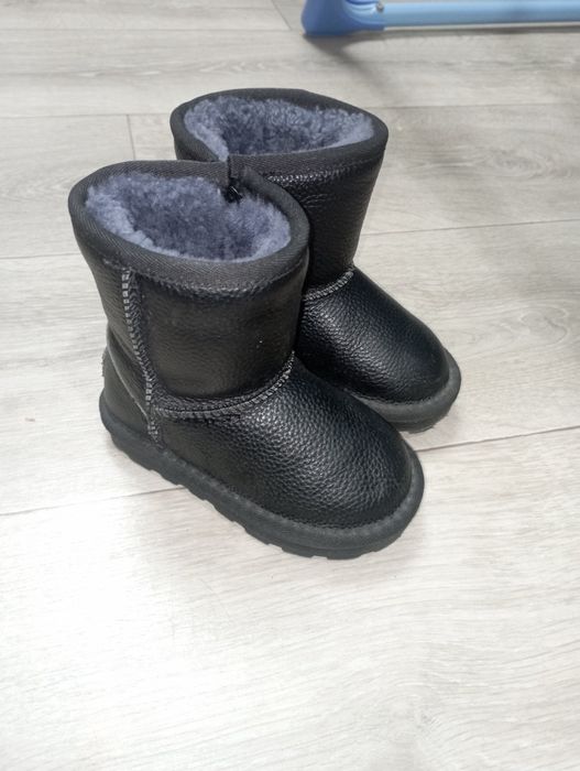 Продам зимние сапоги детские