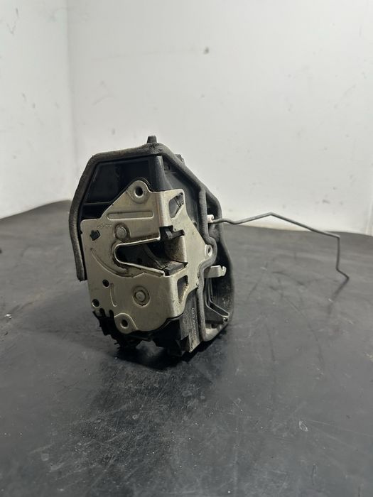 Broasca incuietoare usa stanga fata BMW X3 E83 | 7167071 E65 E66