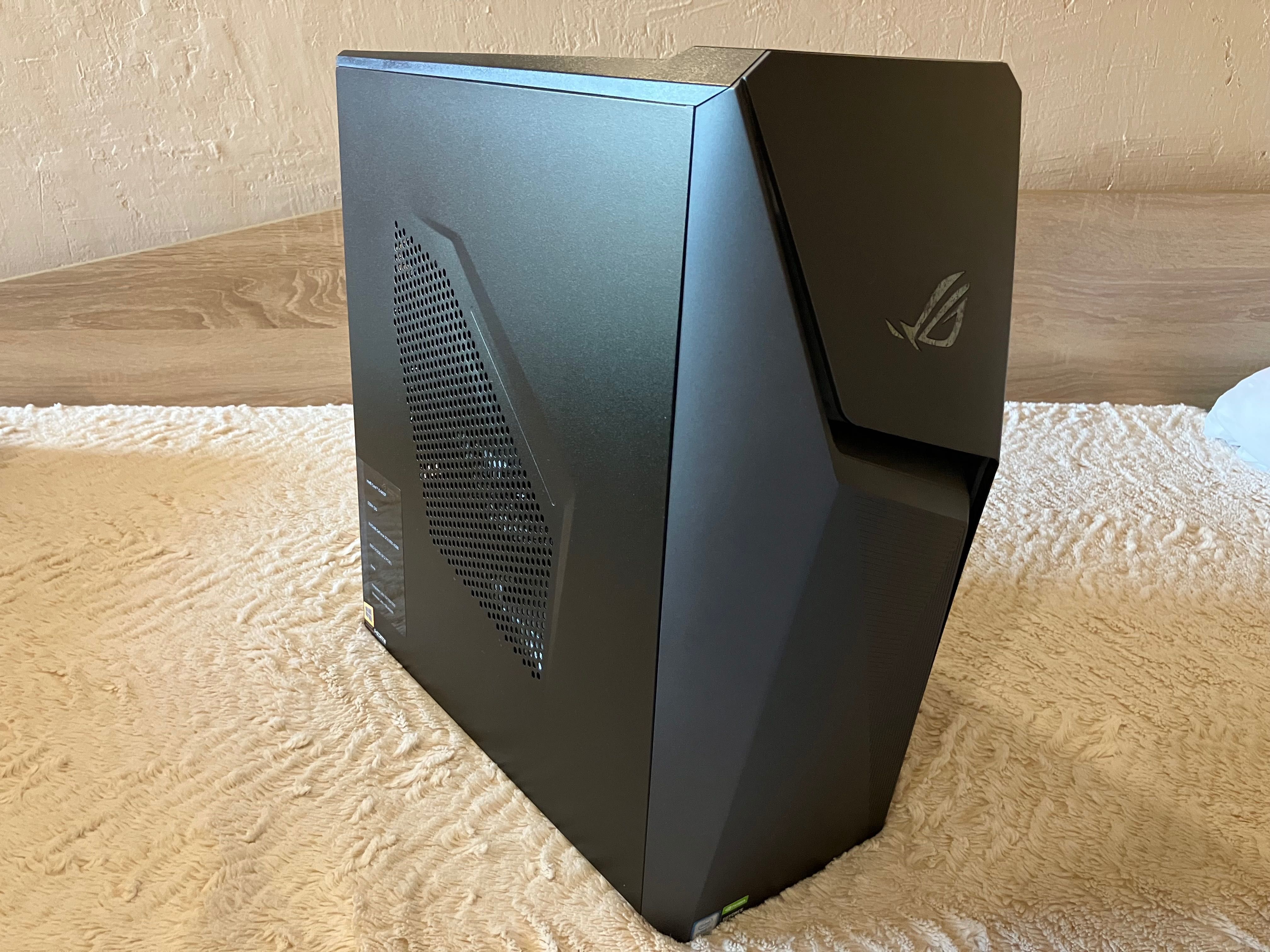 Asus RoG Настолен Компютър + Монитор