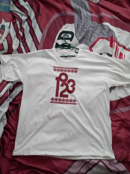 Două tricouri albe pentru rapidiști marime XXL . nepurtate