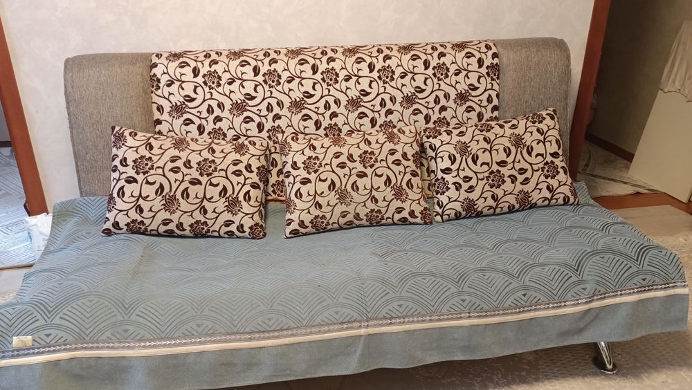 Продам диван и  2 кресла