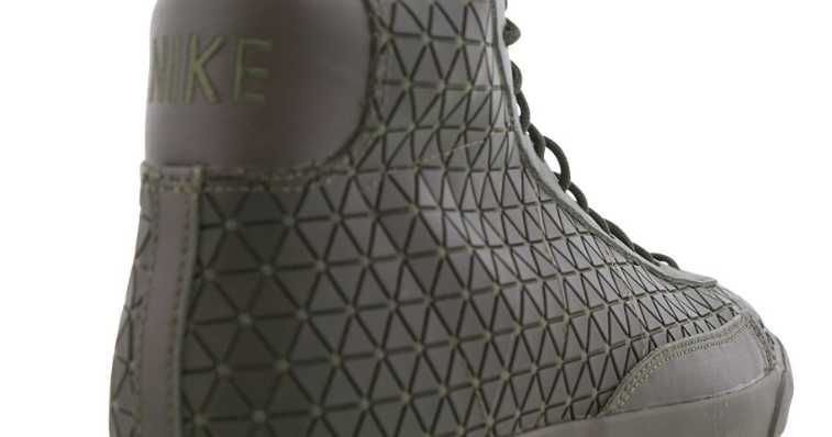 Adidasi Nike Blazer Mid Metric marimea  41 -LICHIDARE STOC-