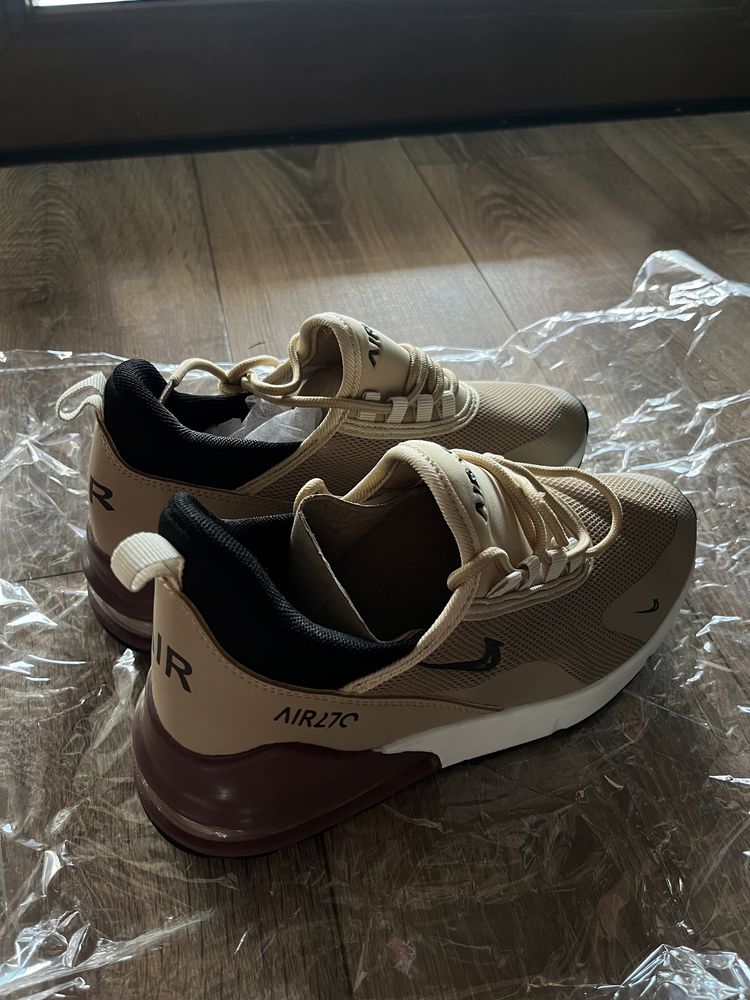 adidasi nike air 270 crem