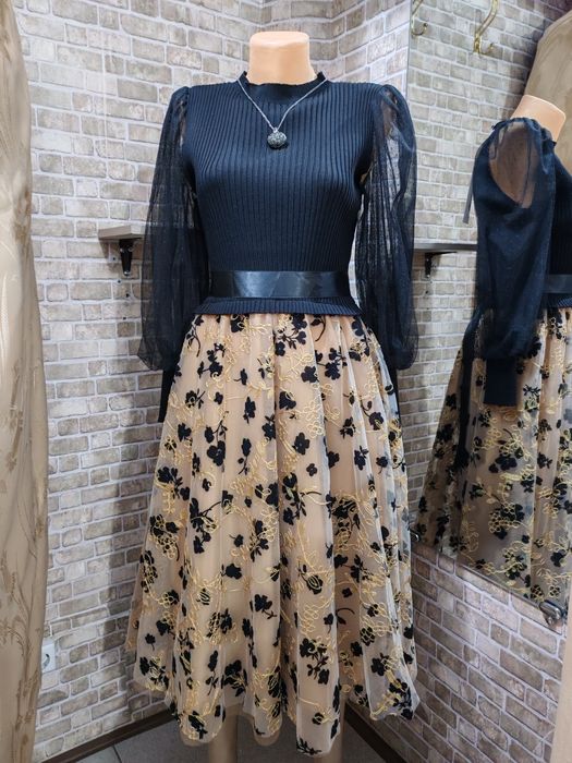 Платье. Комбинированной низ разшитый фатин. Костюм лен голубой