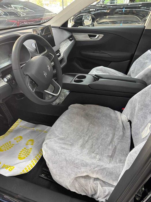 hongqi e-qm5 505 km zapas hodligi