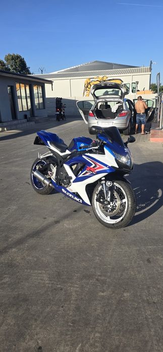 suzuki gsxr k8 750