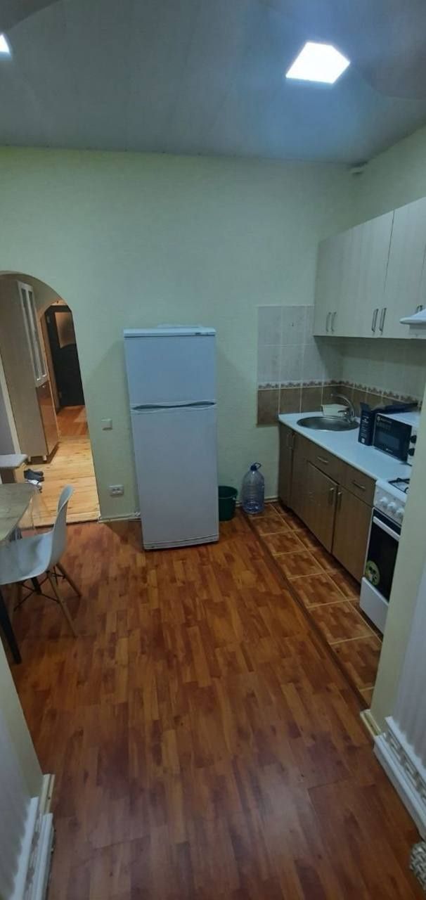 Квартира на Шота Руставели Высокопотолочка 2/2/4 с обстановкой