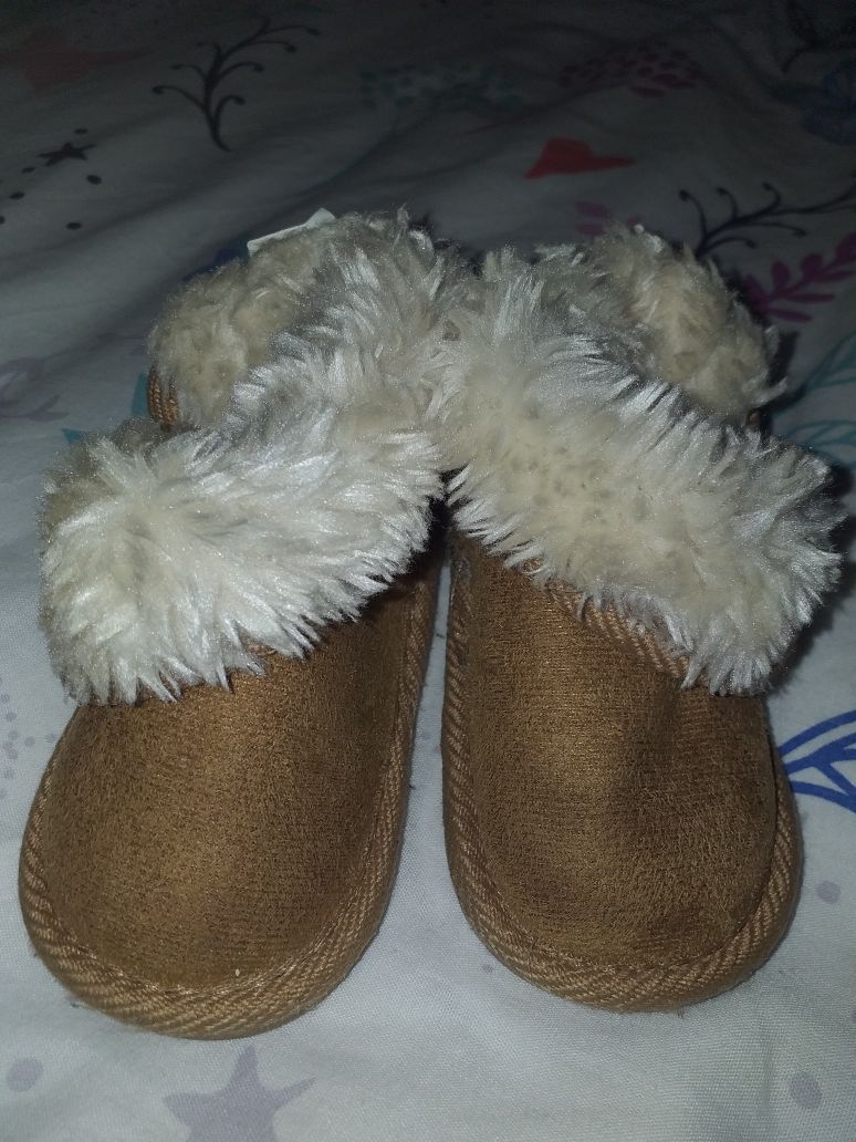 Ghetute tip ugg nr 19