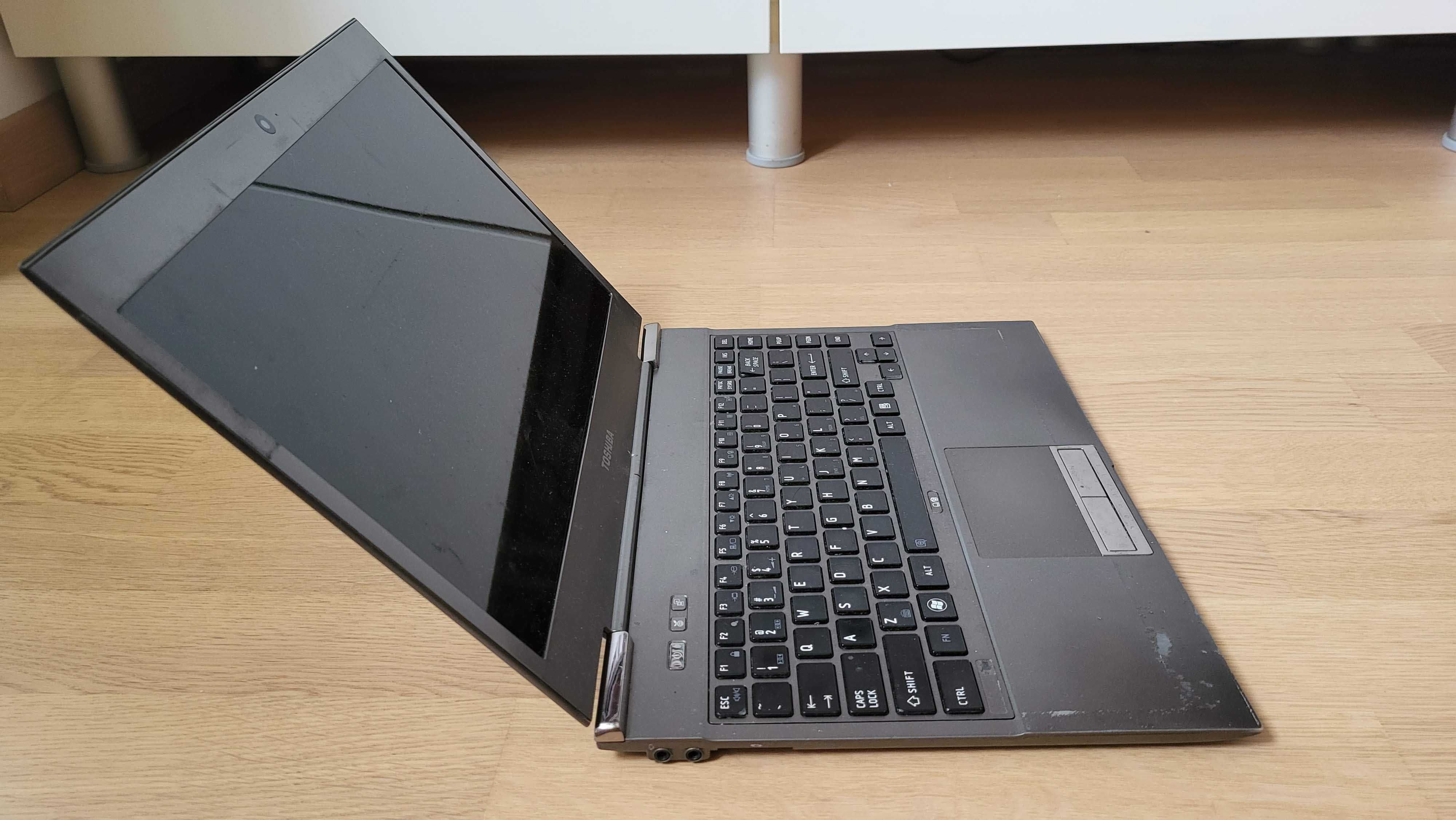 Laptop Toshiba Portege Z835 - Ultrabook (1kg)