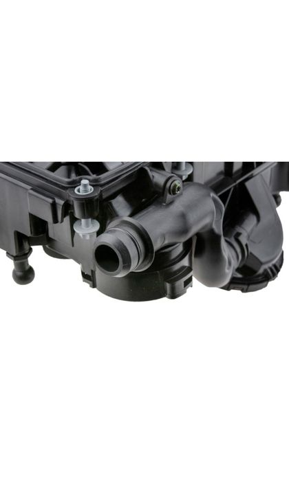 Капак клапани за BMW f10 f11 двигател n 57 три литра дизел