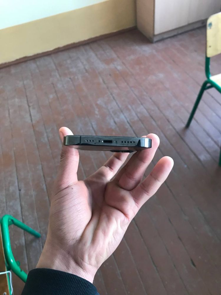 Iphone 12 pro alo darajada hamma nerasi radnoy