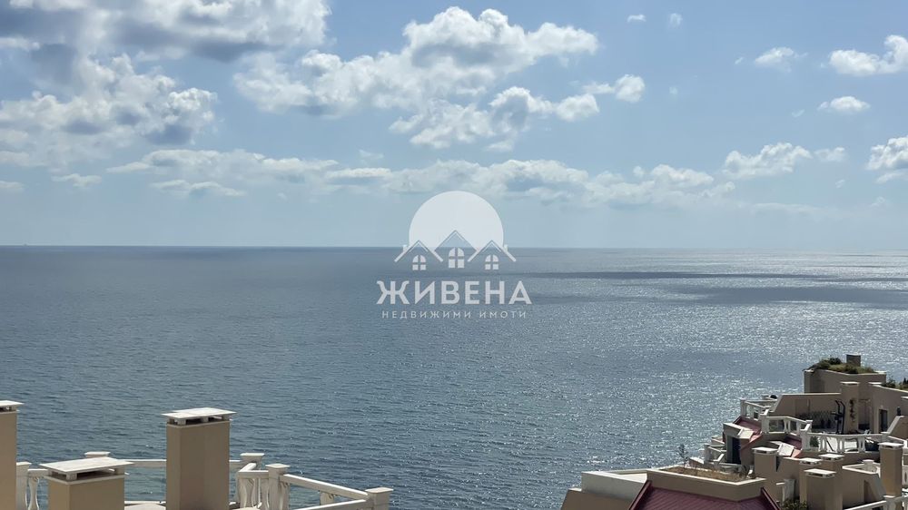 Продавам 3-стаен апартамент, м-т Кабакум площ 186 кв.м
