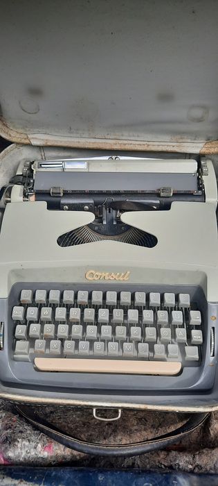 Mașină de scris Consul