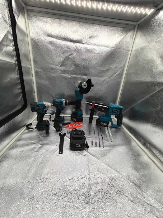 Set scule Matrix Brushless 68V 6.0Ah, 4 piese cu acumulatori – 799 lei