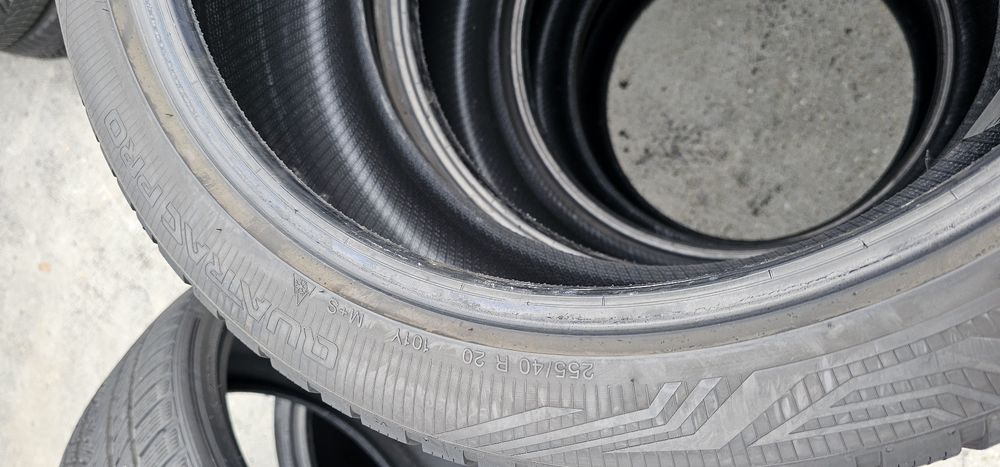 255 40 R 20 Vredestein iarna