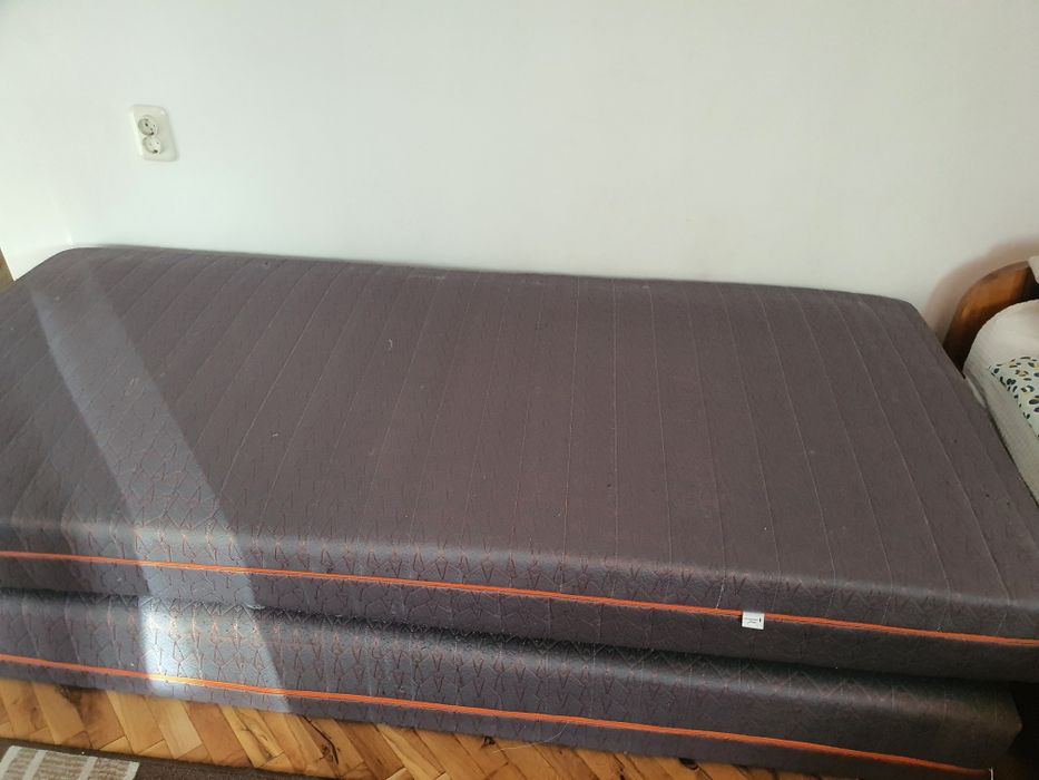 Продавам 2бр матраци 90/200/21