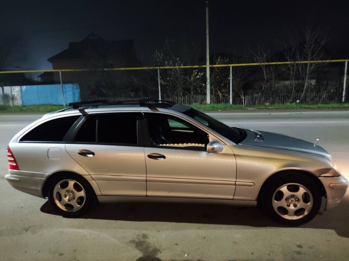 Mercedes Benz C 220 W203 г.2003