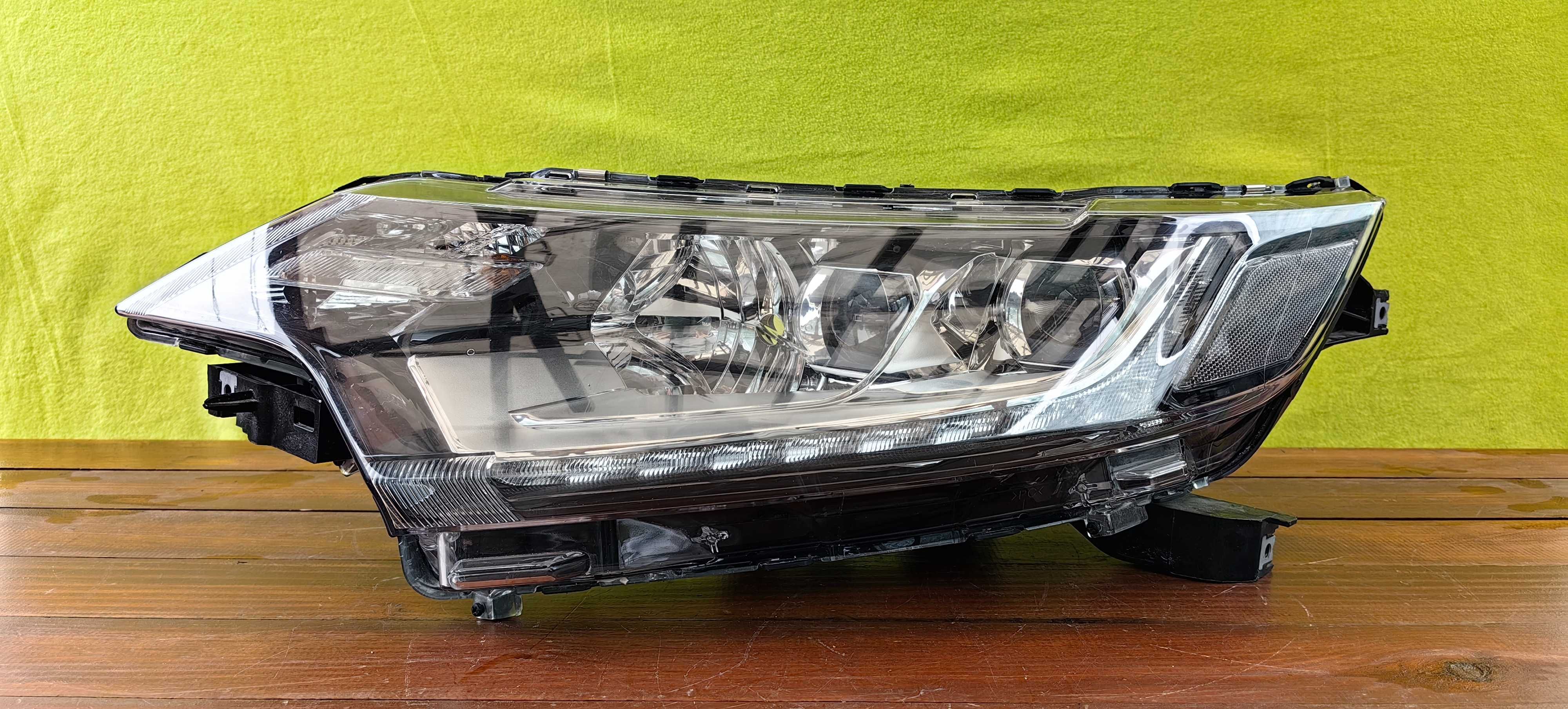 Фар за Mitsubishi Outlander LED III / Митсубиши Аутлендър 3